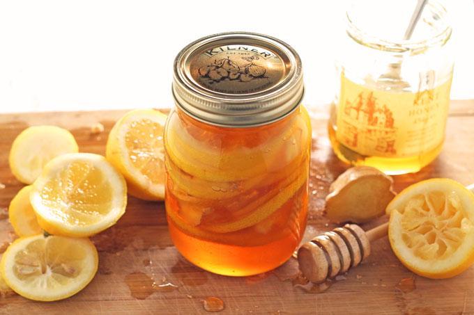 4 Cara Ampuh Menghilangkan Ketombe dengan Ramuan Ajaib Lemon
