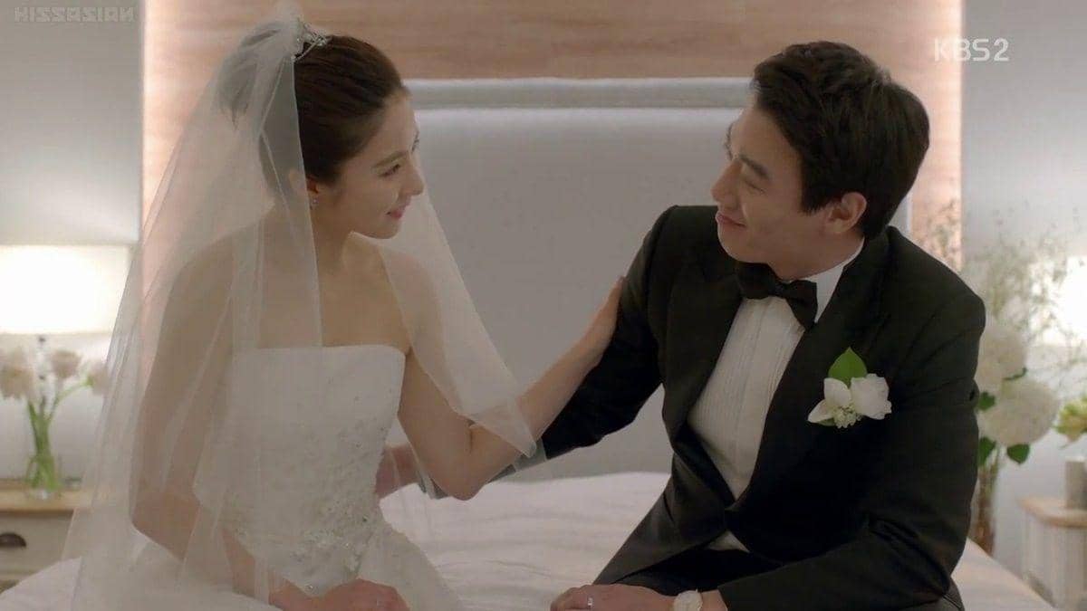 Twitter.com/hashtag/kimraewon