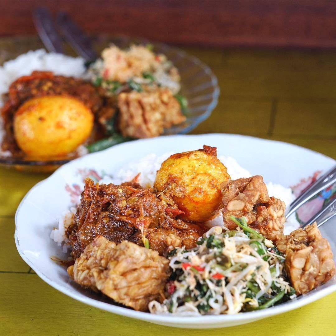 Ilustrasi nasi urap (instagram.com/r47natjan)