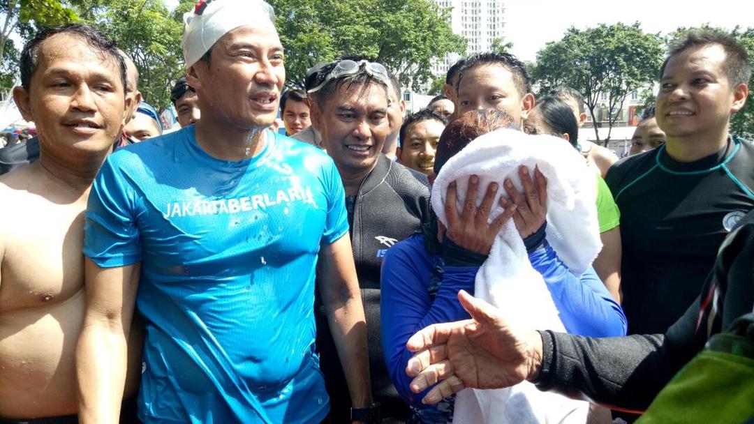 Menang Lomba Renang, Begini Aksi Lucu Menteri Susi di Festival Danau Sunter