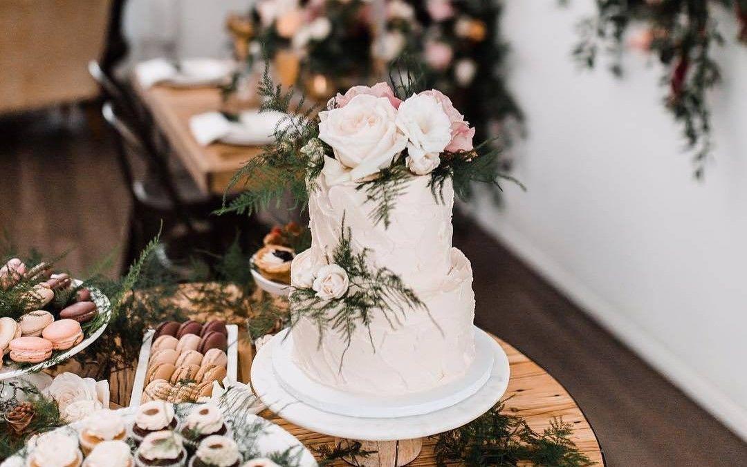 Terlalu Cantik, 10 Winter Wedding Cakes Ini Bikin Jatuh Hati
