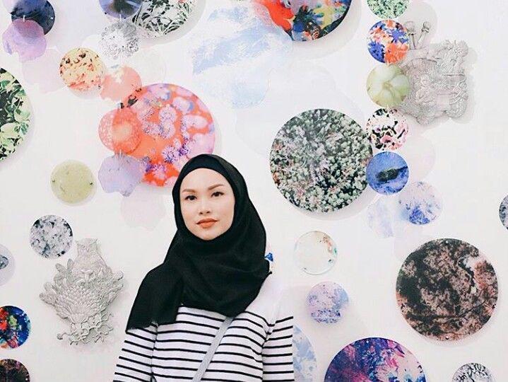 Ide Gaya Chic & Simpel ala Fifi Alvianto, Bisa Ditiru Buat Kapan Aja!