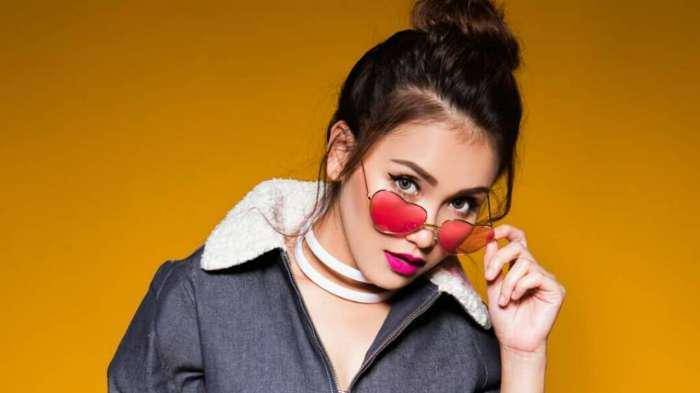 instagram.com/ayutingting92