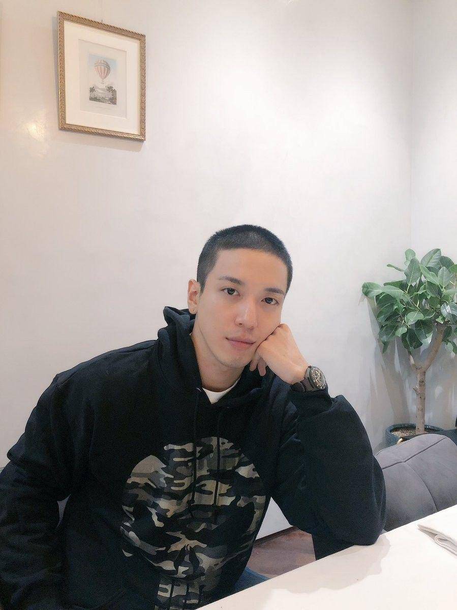Twitter.com/JYHeffect