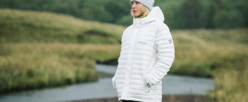 8 Merek Jaket Outdoor Terbaik untuk Cewek, Tetap Hits Meski di Gunung