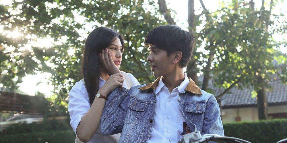 Gak Cuma Dilan, 8 Film Romantis Indonesia Ini Juga Populer Pada Masanya