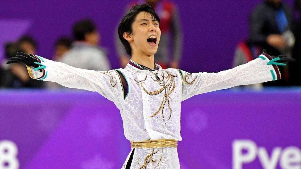 9 Potret Memukau Yuzuru Hanyu saat Beraksi di Arena Ice Skating