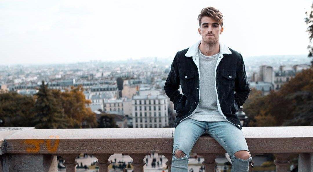 11 Potret Andrew Taggart, Personil The Chainsmokers yang Swag Abis
