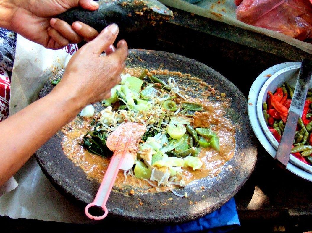 Serupa Tapi Tak Sama, Ini Perbedaan 5 Menu Salad Khas Nusantara