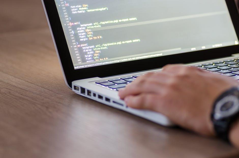 Jarang Terekspos, Ini 5 Alasan Kenapa Industri Software Akan Bersinar