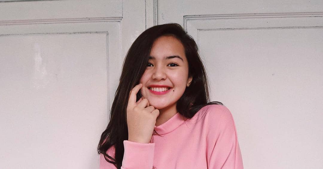 Dikenal Antagonis, 10 Potret Beby Tsabina Ini Aslinya Ceria Banget