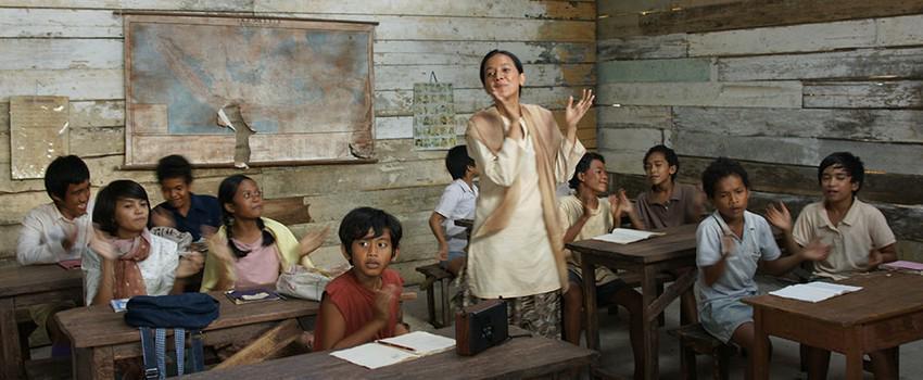 Percayalah, 5 Film Ini Akan Bikin Kamu Lebih Hormat Kepada Guru!