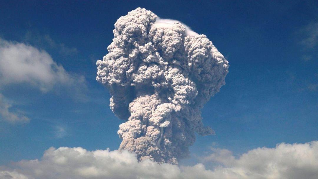 Ngeri, Erupsi dan Hujan Kaca Terjadi di Afrika Selatan