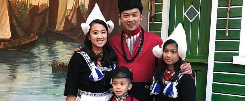 Jarang Terekspos, Ini Potret Keluarga Kecil Taufik Hidayat yang Harmonis Abis