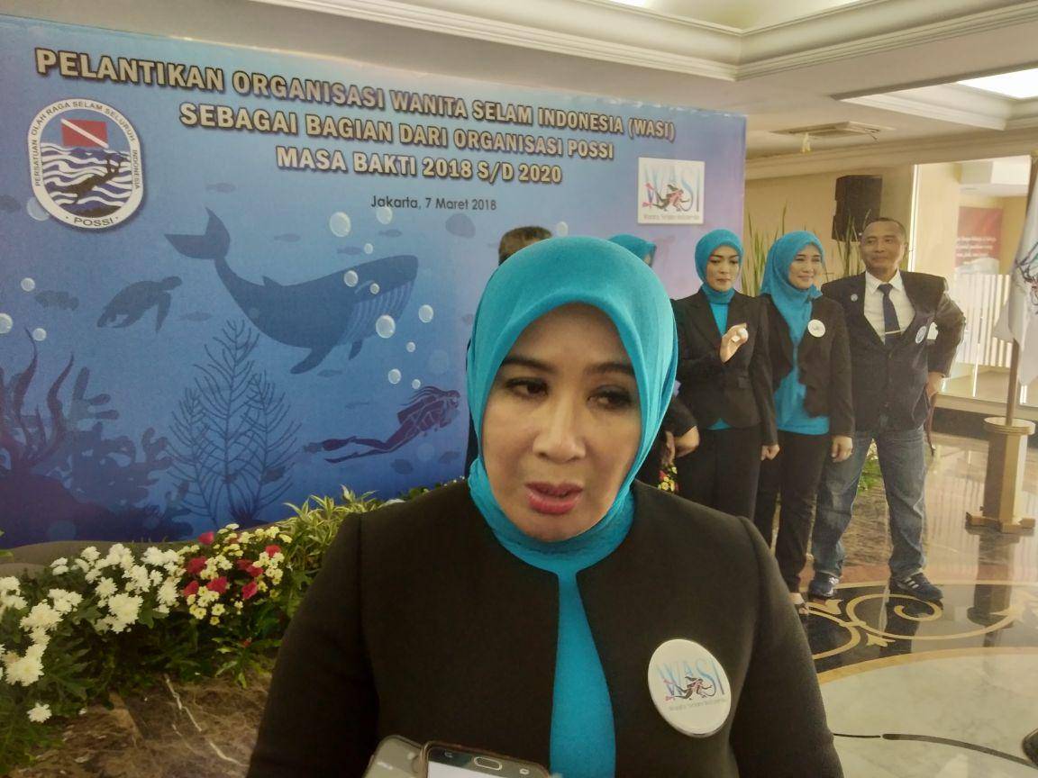 Mengenal Tri Suswati, Istri Kapolri yang Hobi Menyelam