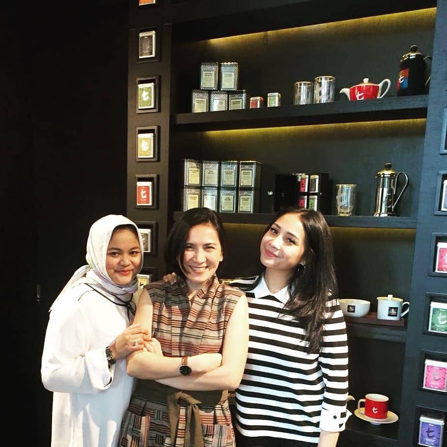 15 Tahun Bersama, Ini 10 Potret Geng Pemain Di Sini Ada Setan