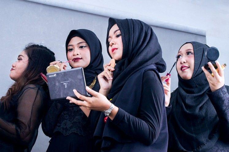 Ini 5 Hal Pahit Manis Jadi Mahasiswa Jurusan Tata Rias UNJ