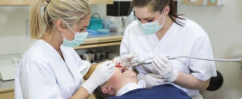 Ini Lho 4 PTN dengan Program Spesialis Prostodonsia Terbaik di Indonesia