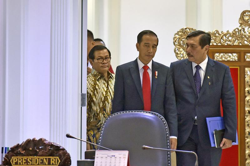 Jokowi Ulang Tahun, Luhut Cerita Pernah Ditegur karena Merek Sepatu