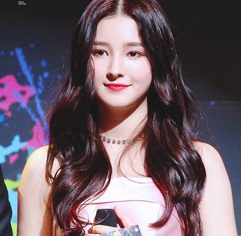 instagram.com/nancy.momoland/