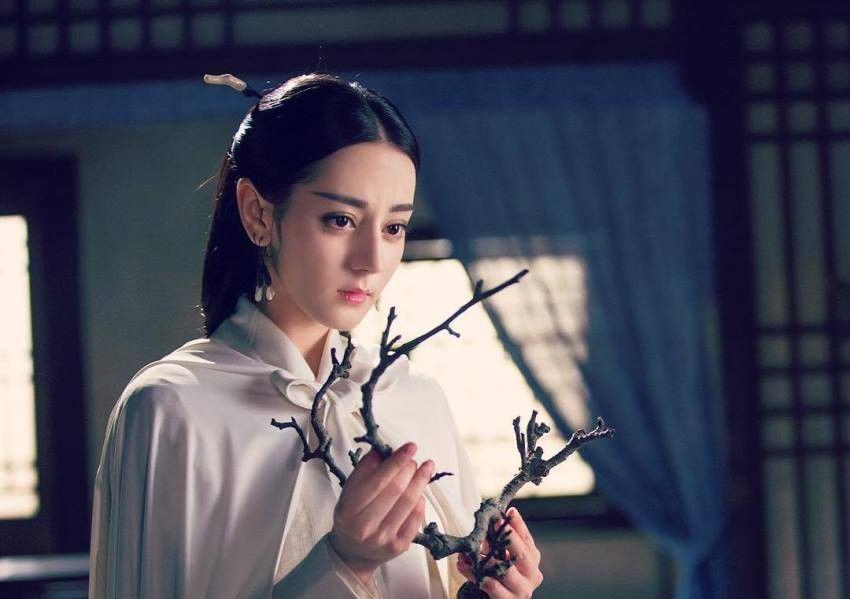 10 Pesona Dilraba Dilmurat, Artis Tiongkok Gebetan Alexandre Pato
