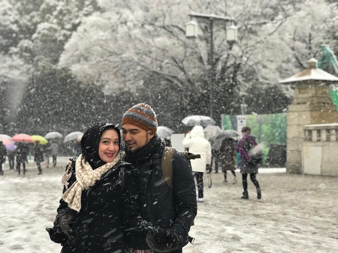 Adem Ayem Selalu, Ini 11 Potret Romantis Keluarga David Chalik