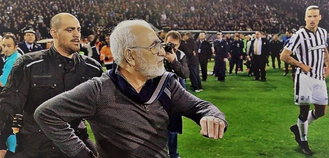 Pelaku Invasi Lapangan di Liga Yunani Baru Jadi Miliarder