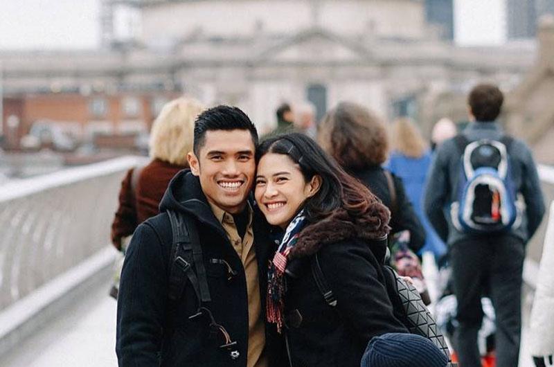 10 Potret Kemesraan Dian Sastro & Indraguna Sutowo yang Bikin Iri