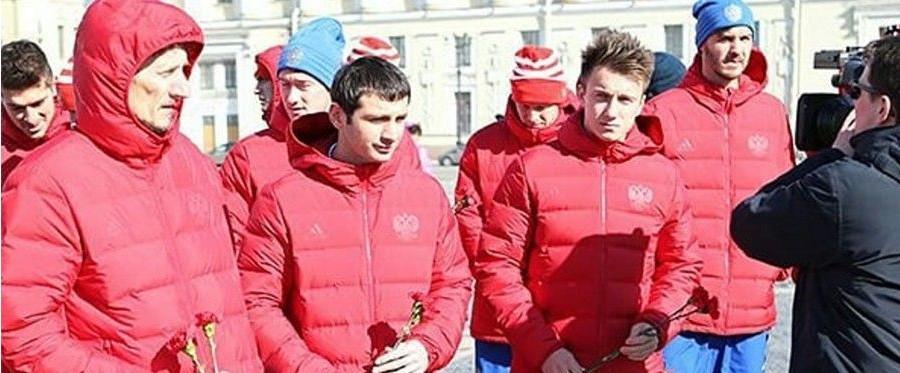 5 Cara Timnas Rusia & Prancis Mengenang Tragedi Kebakaran Kemerovo