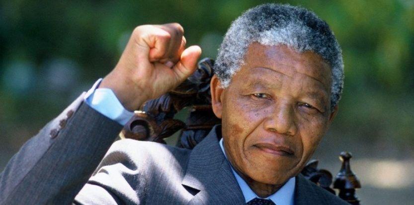 Cetakan Tangan Emas Nelson Mandela Laku 10 Juta USD dalam Bitcoin