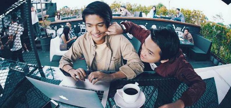 5 Bukti Kerinduan Aldy Eks CJR Kepada Iqbaal Ramadhan, Bromance!