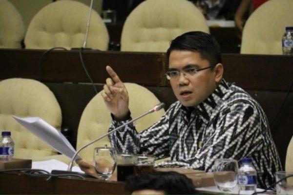 Soal Umpatan Arteria, MUI: Elit Politik Harus Berperilaku Santun