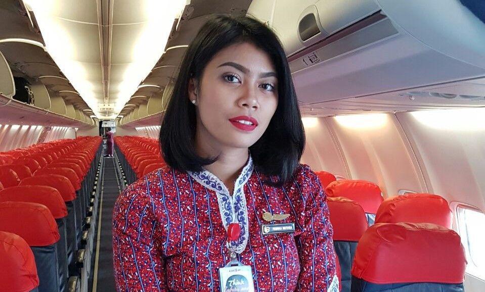 Kisah Febrika Mutiara, Pramugari Tangguh yang Tak Kenal Putus Asa