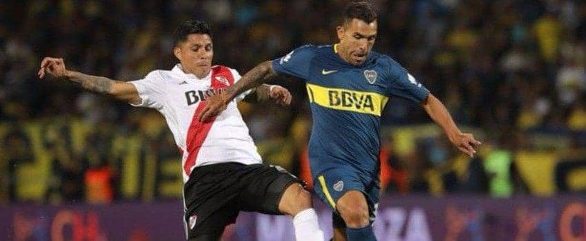 Carlos Tevez Bantah Alami Cedera Bermain Sepak Bola di Penjara
