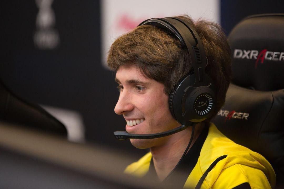 Selain Jago Main Game, Pemain Profesional Dota 2 Ini Juga Sarjana Lho