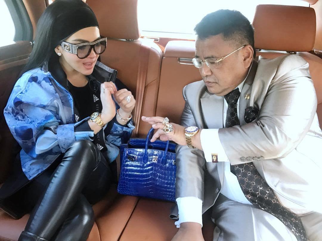 Hadiri Sidang First Travel, Harga 6 Outfit Mewah Syahrini Capai Miliaran