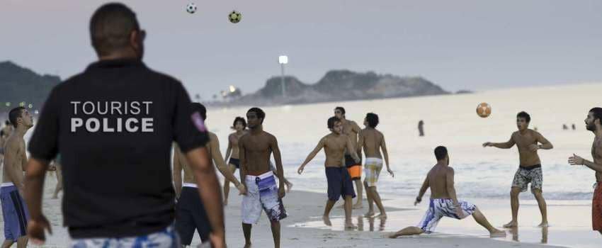 Liburan ke 5 Negara Ini, Undang-Undang Gak Lazim Berikut Wajib Dipatuhi!