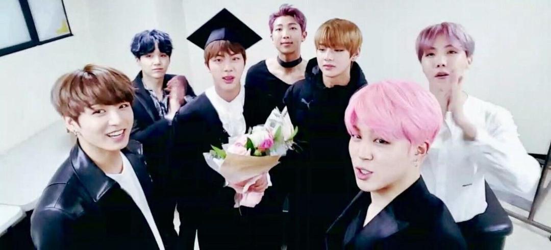 Coba Perhatikan, Ini 10 Tipe Teman yang Hadir Saat Kamu Wisuda