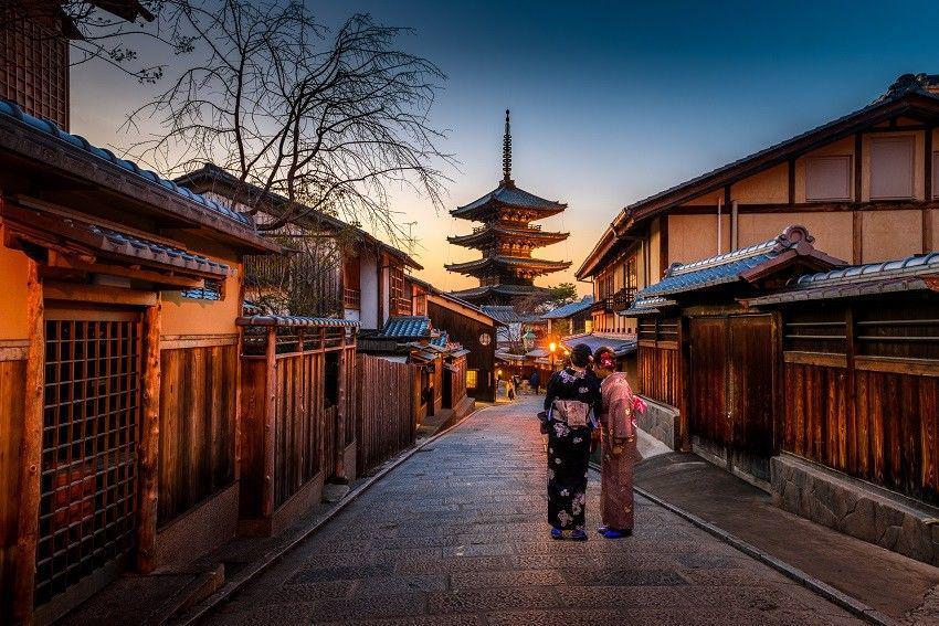 Yuk Berangkat, 10 Alasan Kamu Harus Solo Traveling ke Jepang Tahun Ini!