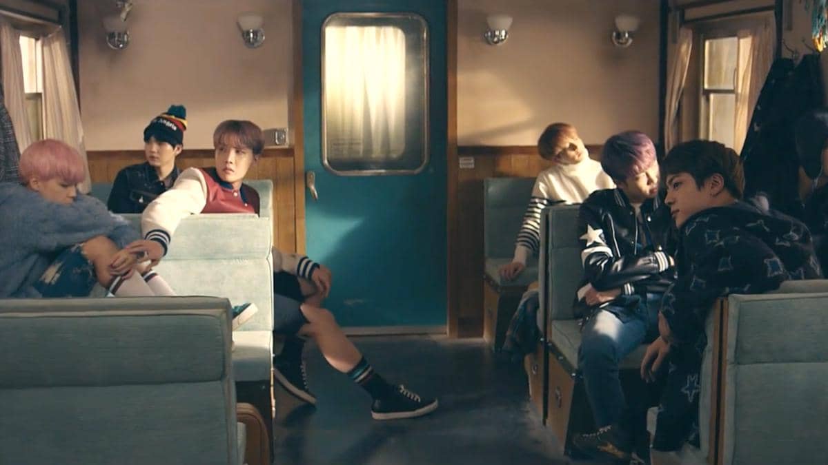 7 Lagu Korea Ini Cocok Didengarkan Saat Musim Semi