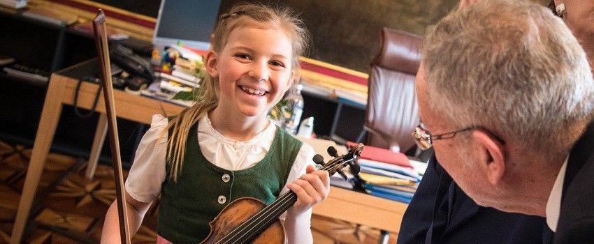 Violin Milik Mozart Ikut Diboyong Presiden Austria ke Cina