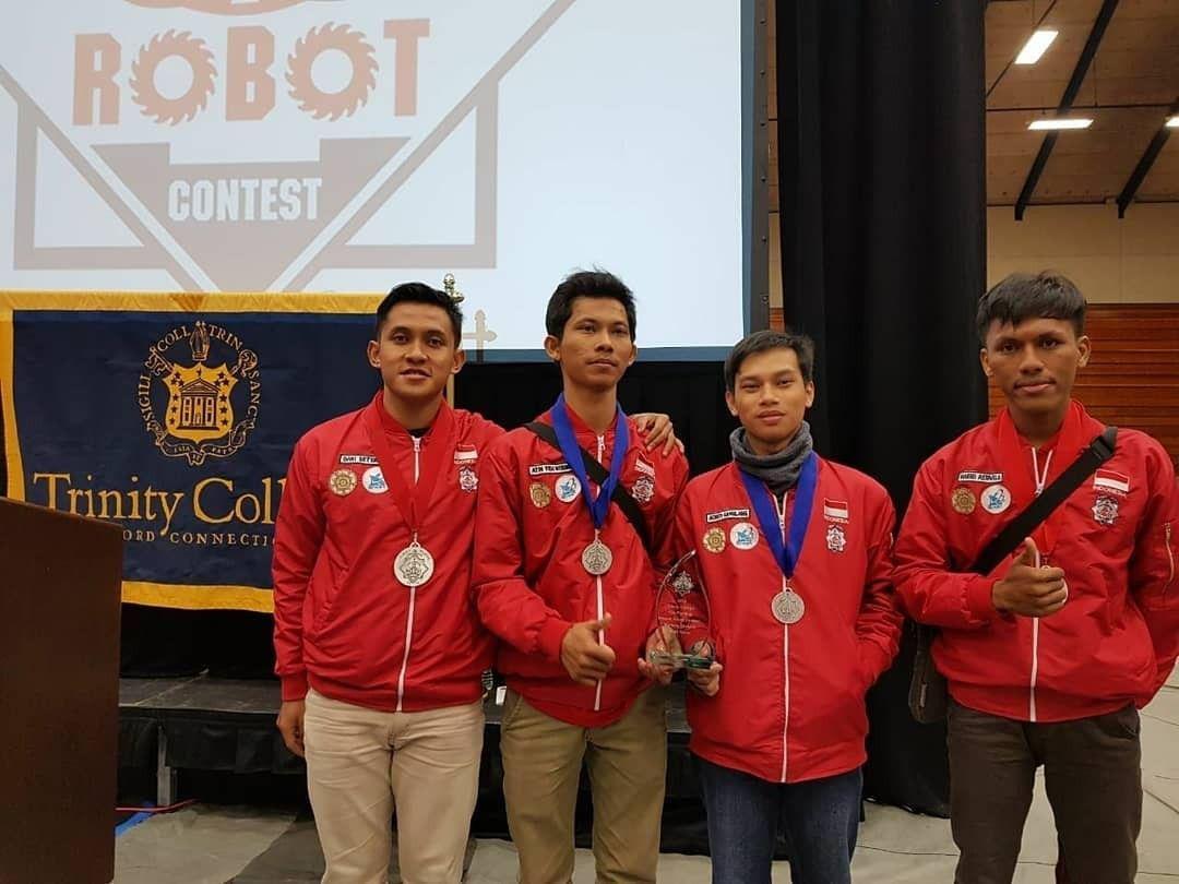 Bangga, Tim Robot UGM Raih Medali Emas di Kontes Robot Internasional