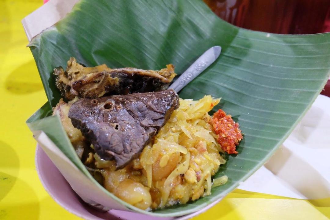 Pergi ke Jombang, Jangan Lewatkan 4 Warung Nasi Kikil Terpopuler Ini!
