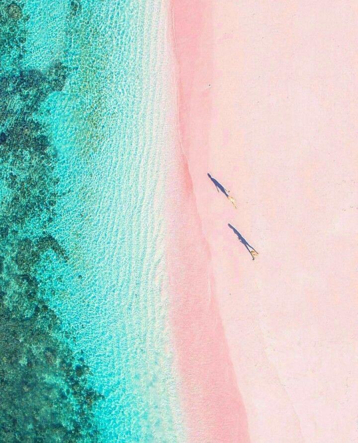 7 Pantai Paling Unik di Indonesia yang Punya Panorama Bak Surga