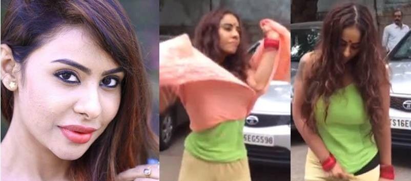 Protes Budaya Casting Couch, Aktris India Bugil di Tempat Umum