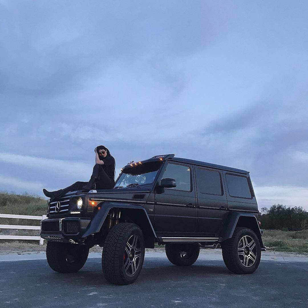 instagram.com/kyliejenner