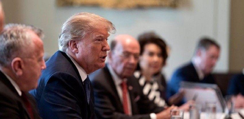 Donald Trump Beri Peringatan Rudal Akan Datang ke Suriah