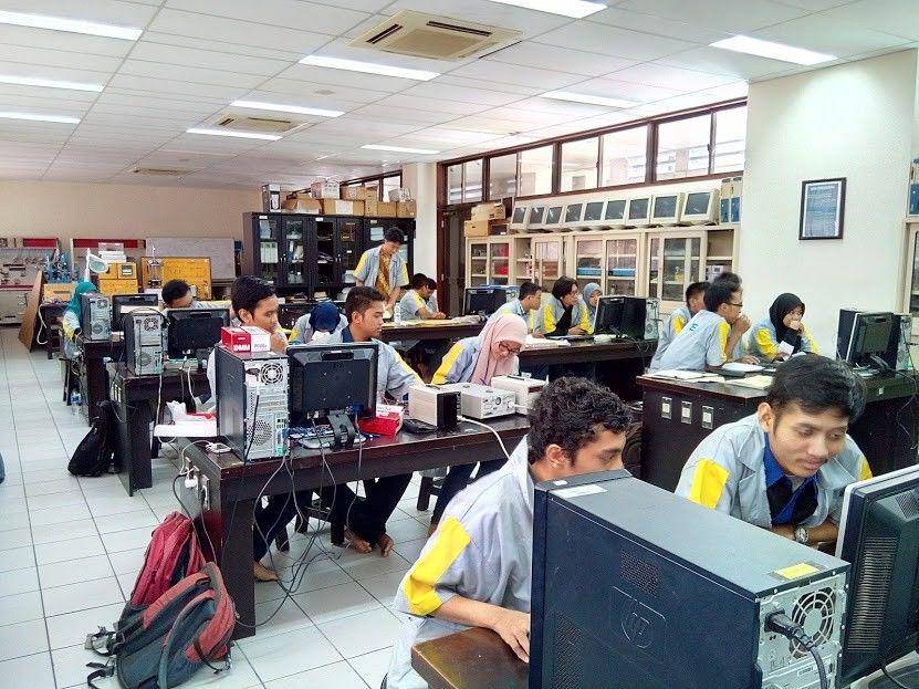 boyan.it.student.pens.ac.id