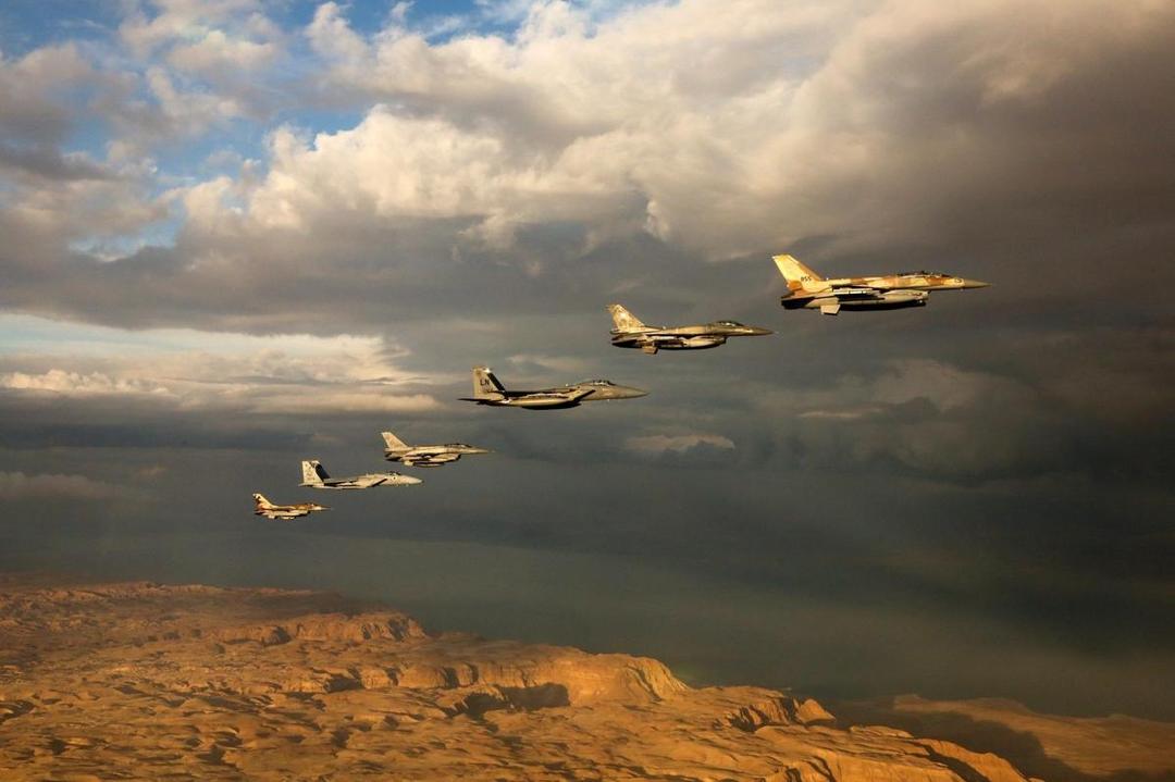 Ketegangan Suriah Memuncak, Jet Tempur Israel Unjuk Kekuatan di Tel Aviv