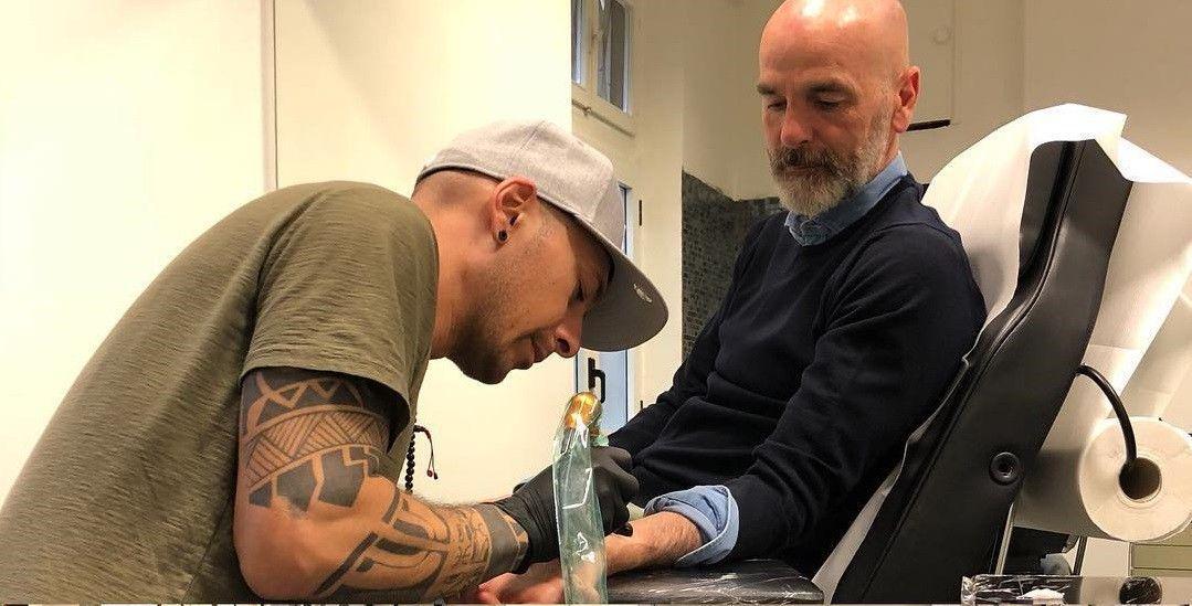 Kenang Davide Astori, Pelatih Fiorentina Buat Tato 'DA13'